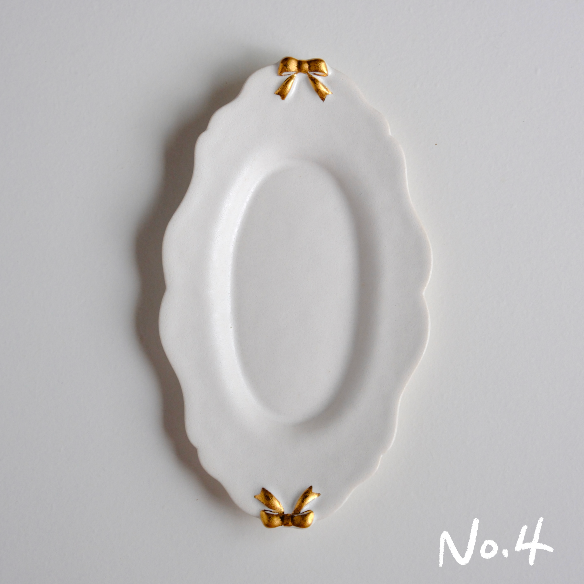 ౨ৎ Bowknot Snow-Melting White Porcelain Plate