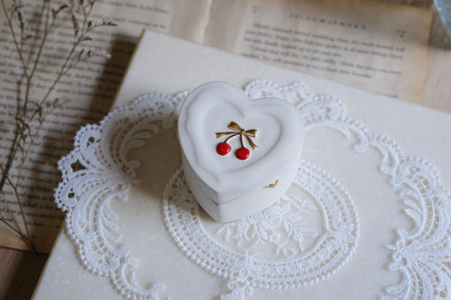 Bow-knot Cherry Gold Dot Box