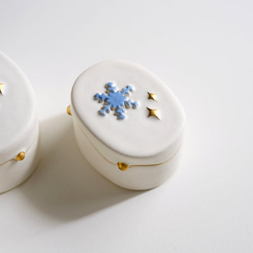 冬季雪花雪融白瓷金點蓋盒