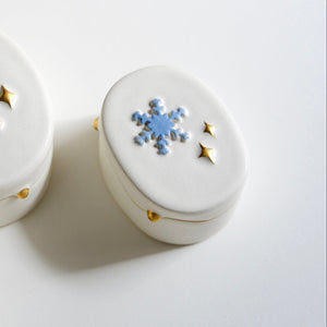 冬季雪花雪融白瓷金點蓋盒