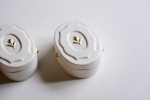 鬱金香雪融白瓷金點蓋盒