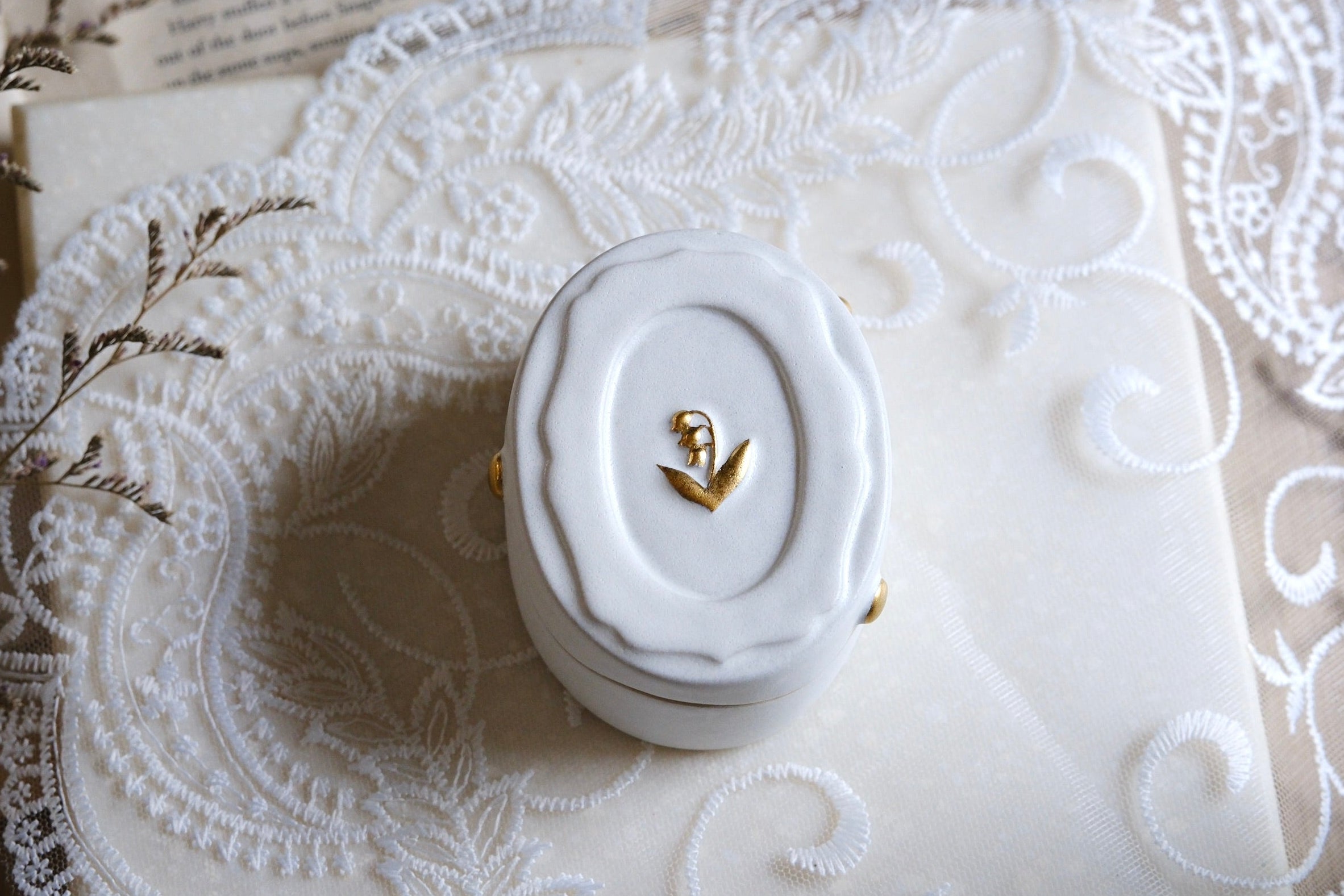 Lily of the Valley Thaw White Porcelain Gold Dot Lid Box